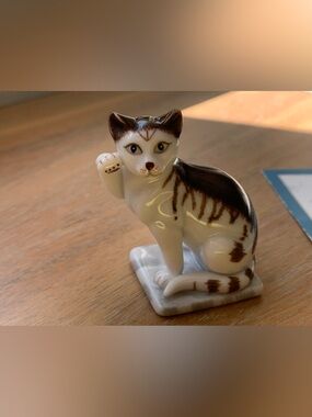 Franklin Mint Curio Cabinet Cat 18th Century German Style Figurine 1988